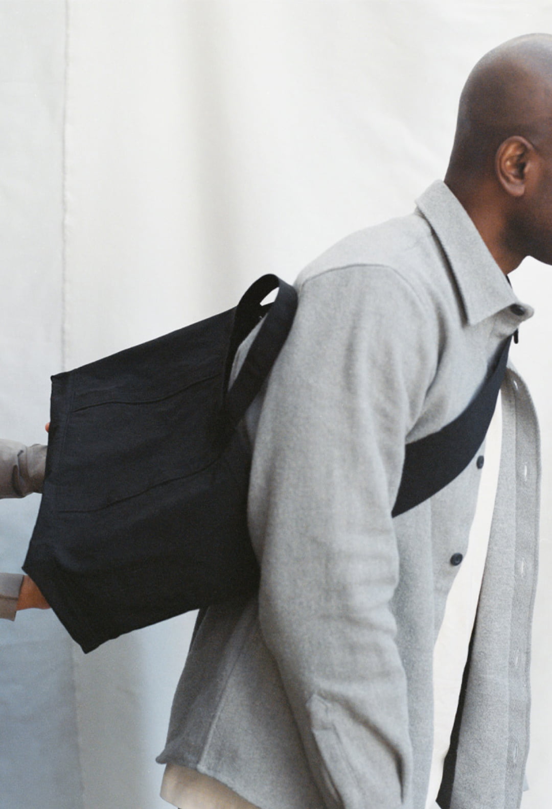 CONTAINER TOTE BAG M | BLACK