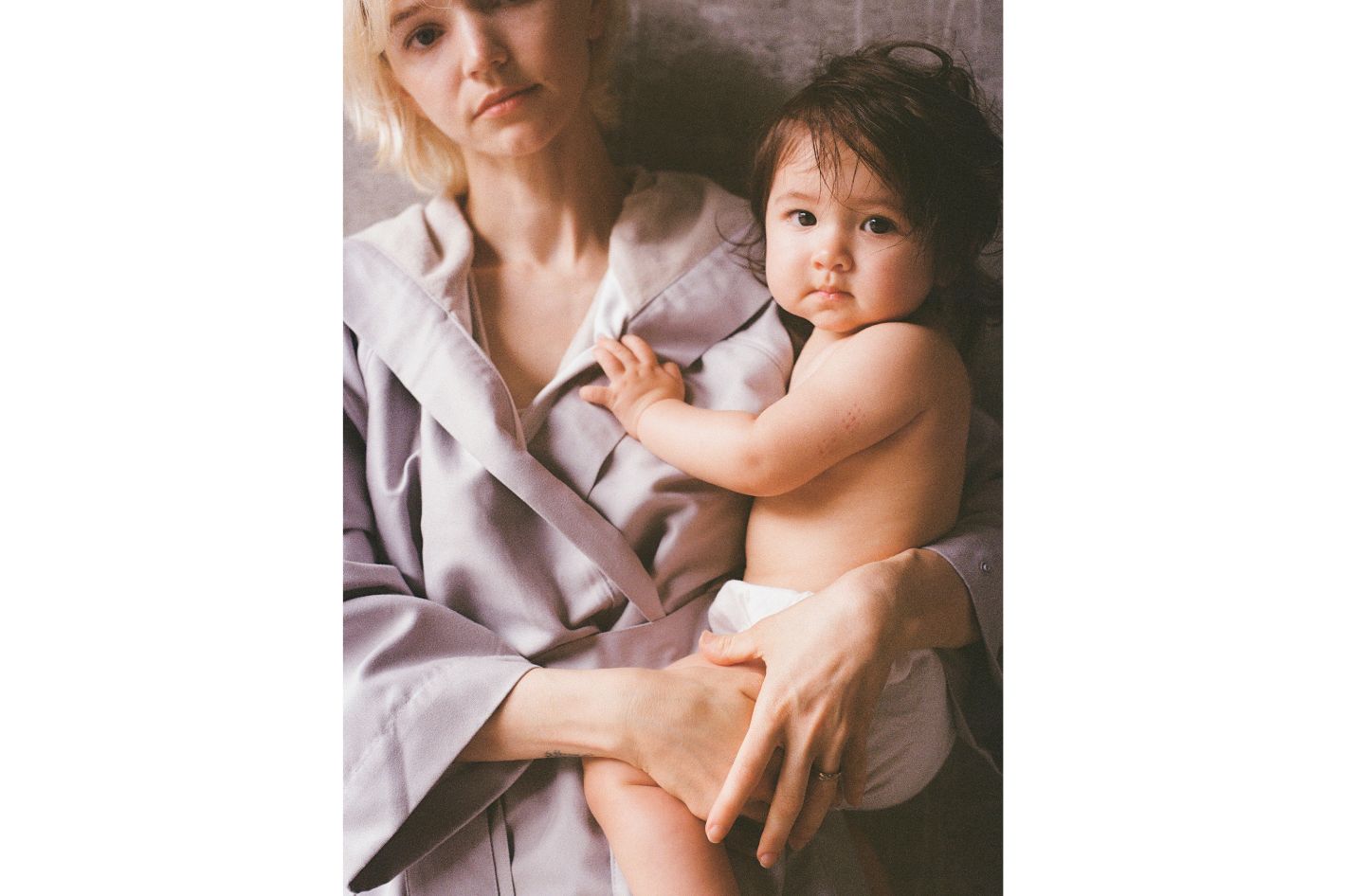 「プッシュギフト」の可能性も拡げる。子育て中のバスタイムにゆとりを生むバスローブが登場！