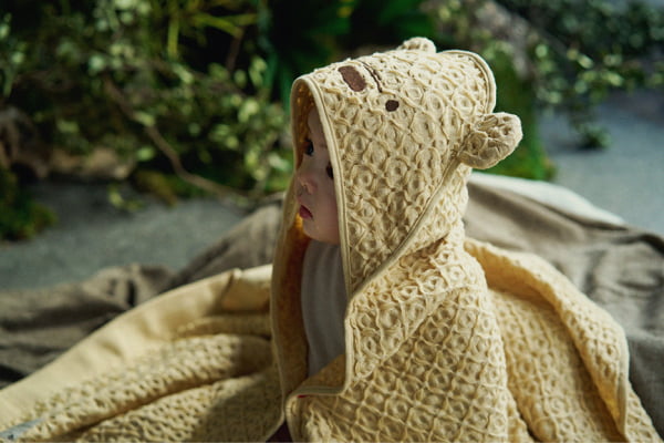 hooded towel / Winnie the pooh ¥11,000