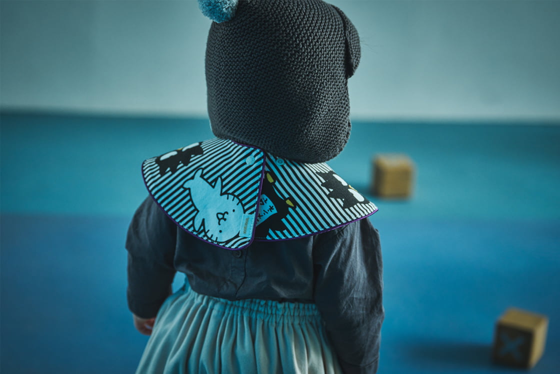 pop-out bib / BAD BADTZ-MARU