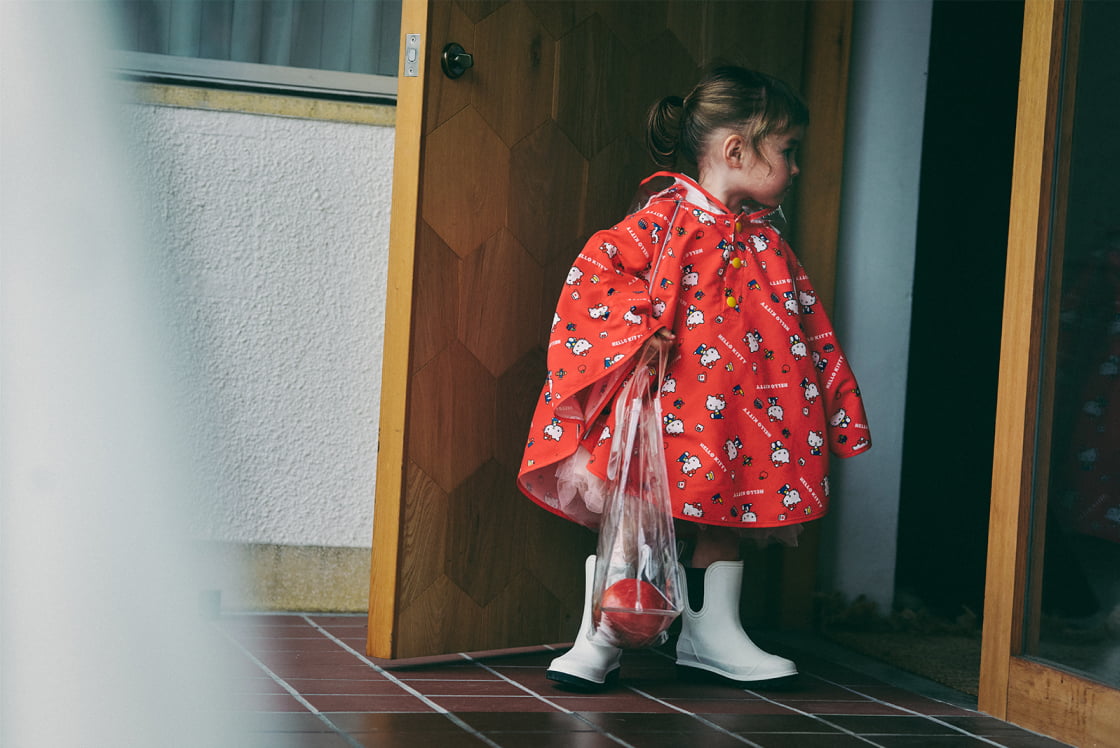 rain poncho / Hello Kitty