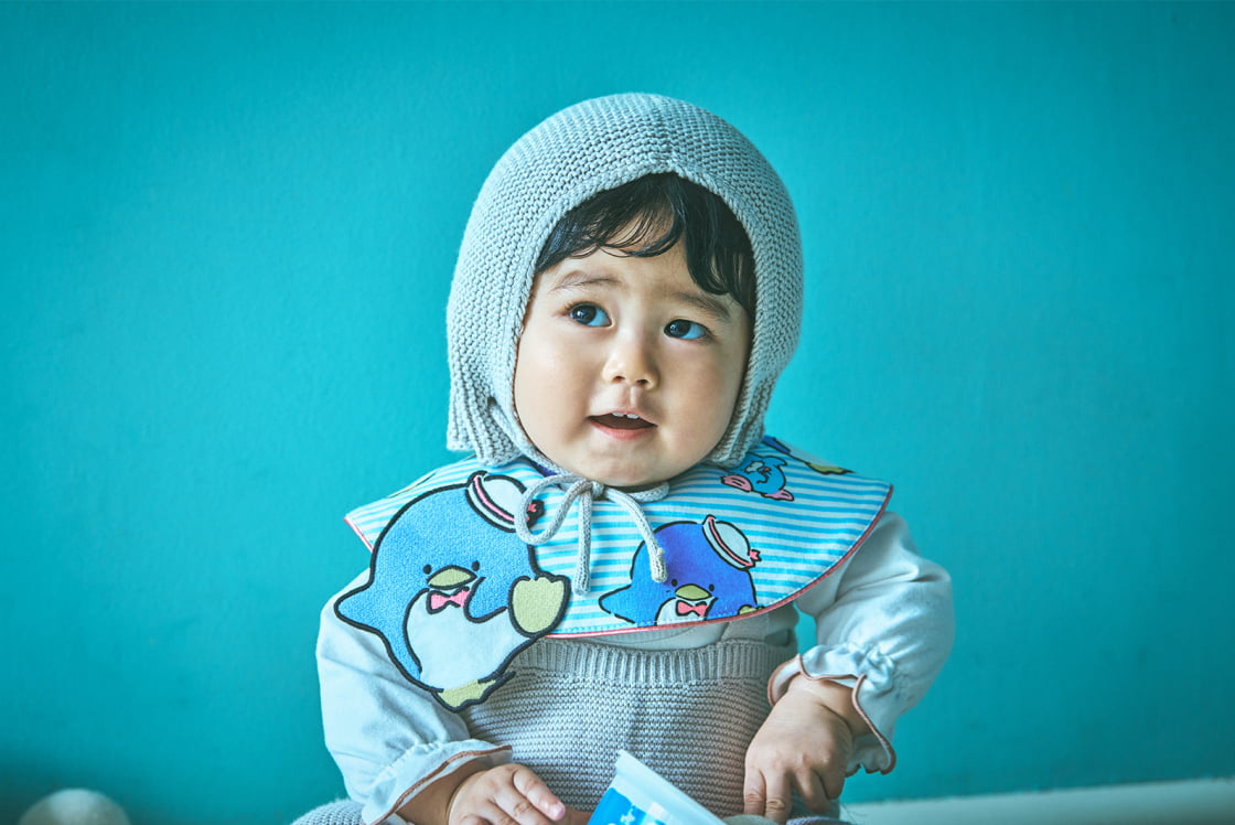 pop-out bib / TUXEDOSAM