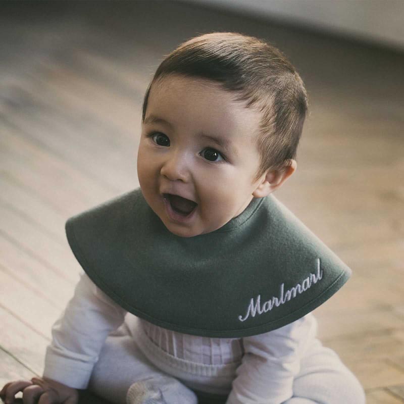 MARLMARLの名入れ刺しゅうについて お名前刺しゅうがオーダーできます。世界に１枚だけの、特別なギフトになります。