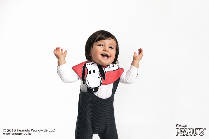 マールマール ピーナッツ よだれかけ Peanuts popping out RED モデル画像