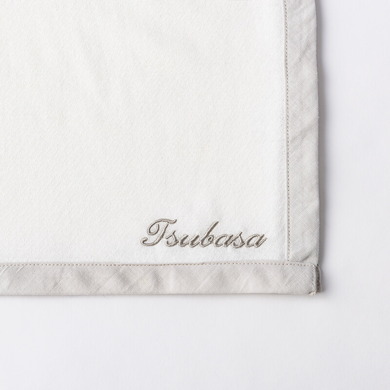 マールマール ベビーカバーは、名入れ刺しゅうを入れることでき、出産祝いにもおすすめです