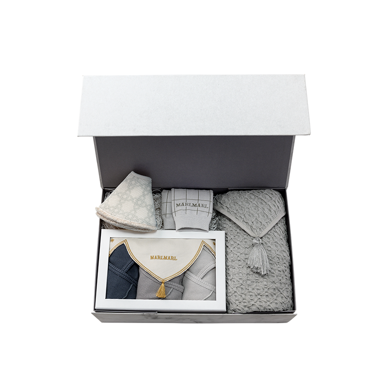 スタイ＋レッグウォーマー＋新生児肌着セット＋フード付きタオル