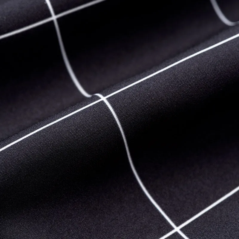 さらりとした着心地でベビーにも着せやすい軽量素材は、シワになりにくいので畳んでコンパクトに収納できます。お出かけの持ち歩きにも便利です。 by MARLMARL