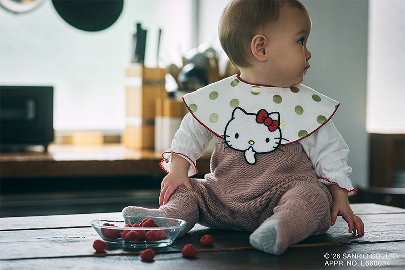 pop-out bib / Hello Kitty