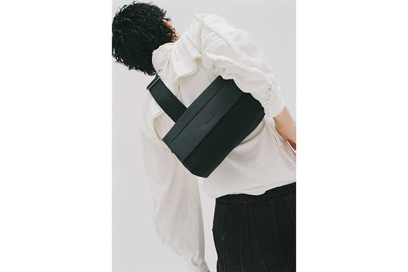 MORPH BODY BAG BLACK | ギフト・スタイ・出産祝いのMARLMARL（マール