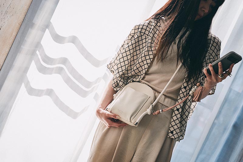 ZIPLINE PHONE BAG WHITE | ギフト・スタイ・出産祝いのMARLMARL