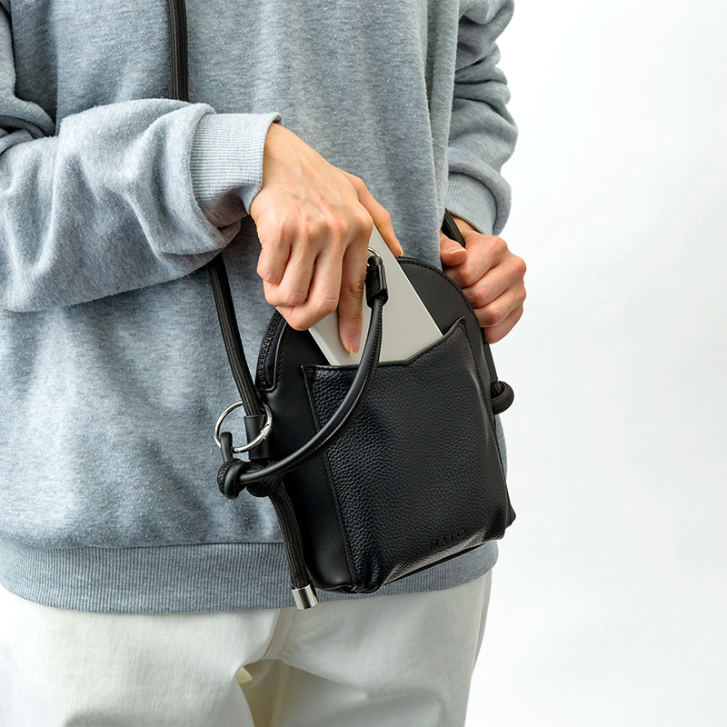 ZIPLINE PHONE BAG WHITE | ギフト・スタイ・出産祝いのMARLMARL