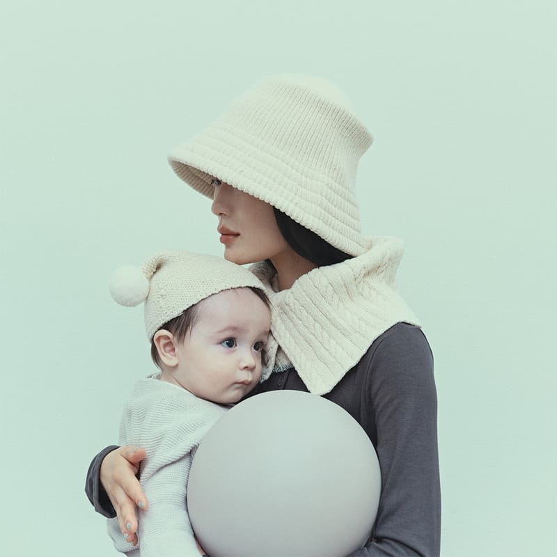 KNOT NECK WARMER ECRU