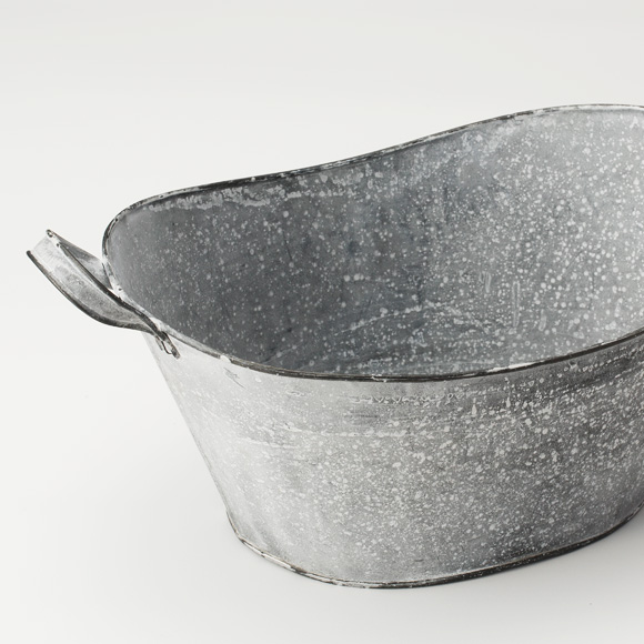 シックなブリキバスケット