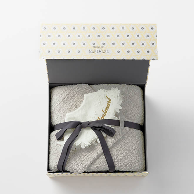 MARLMARL hooded blanket + bib set