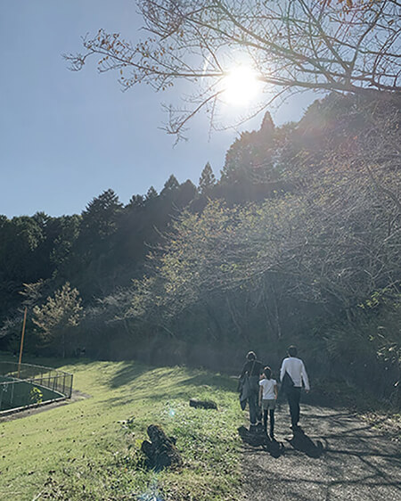 家族の垣根を越えて支え合うことは、人生を豊かにする。
