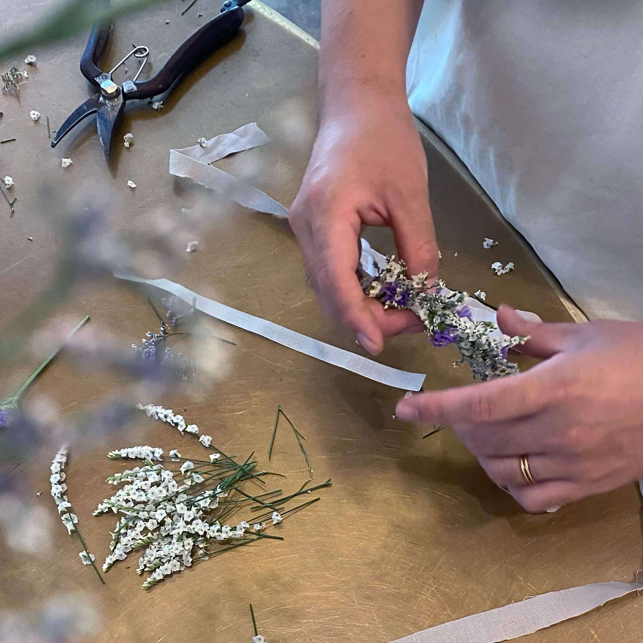 【花冠作り】CADO MARLMARLのフラワーワークショップ開催｜出産祝い・ギフトならMARLMARLのスタイ