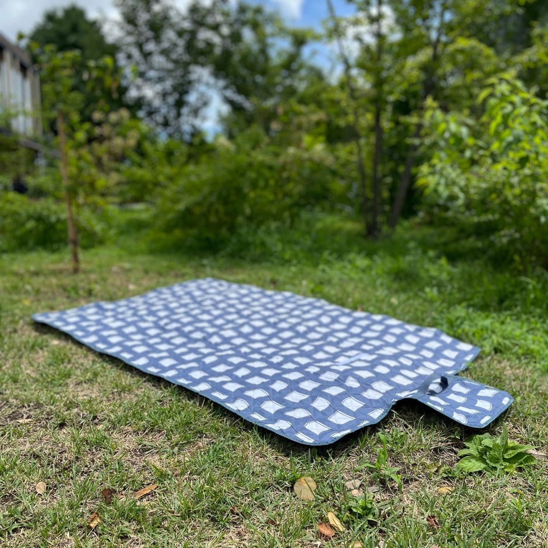 ＼直営店とオンラインで／数量限定オリジナルレジャーシートプレゼント