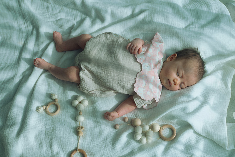 【WEB限定】Birth Flower Bib  / 春生まれに贈る特別なピンク