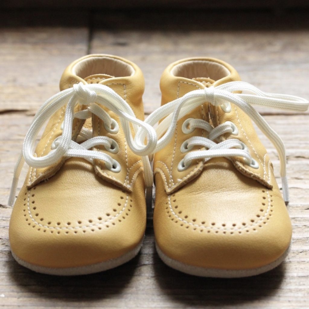 ninos_laceupshoes-1024x1024